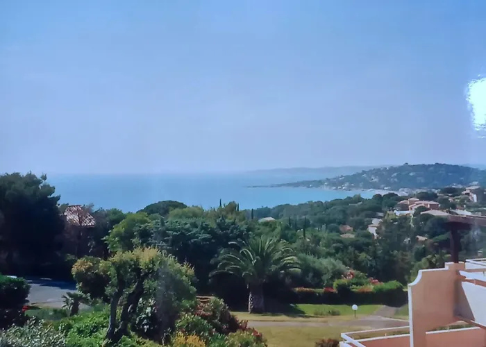 2 Pieces, Terrasse Vue Mer, Proche - Fr-1-226-565 * Sainte-Maxime